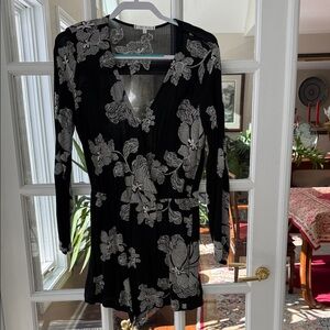 Willow & Clay Black and White Floral Long Sleeve romper Size L